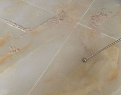 突泉瓷砖空鼓维修公司分享粘合剂选择不当在瓷砖铺贴过程中可能导致以下问题